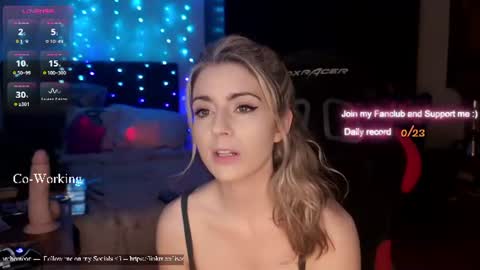 Snapshot of kimilee22 chatting on July 2026 07:49:02 PM Wolfs Girl online show from July 2026 07:49:02 PM