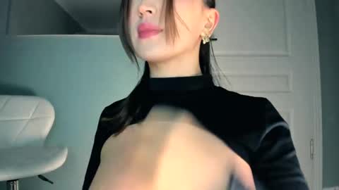 Kiki  online show from April 2026 07:29:02 PM