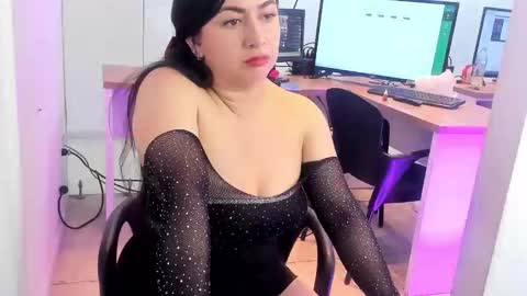 Snapshot of kimkalifa chatting on September 2025 04:02:02 AM Camila online show from September 2025 04:02:02 AM