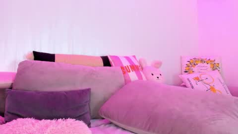 Natalie online show from April 2026 04:19:01 AM