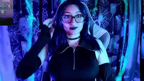 Snapshot of kimlennox_ chatting on October 2025 01:47:02 PM online show from October 2025 01:47:02 PM