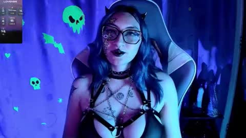   online show from December 2025 02:03:01 PM