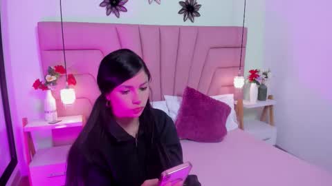 kimluna1 online show from February 2026 04:15:02 PM