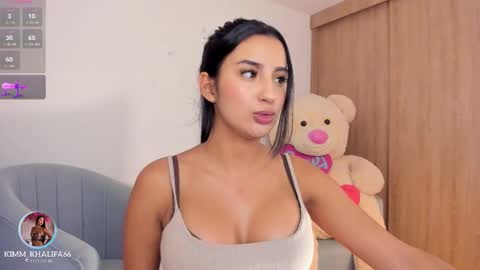 Kim  online show from November 2025 02:11:02 AM