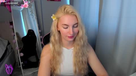 Snapshot of kimmy1_powell chatting on June 2026 02:23:02 AM kimmy1_powell online show from June 2026 02:23:02 AM