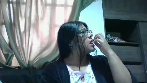 Snapshot of kimmy_kimmy_ chatting on December 2024 06:05:01 PM Kimmy online show from December 2024 06:05:01 PM