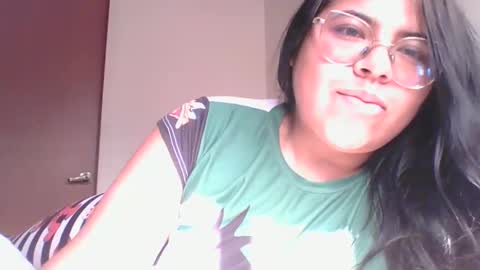 Snapshot of kimmy_kimmy_ chatting on February 2025 02:05:02 PM Kimmy online show from February 2025 02:05:02 PM