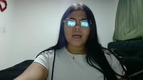 Snapshot of kimmy_kimmy_ chatting on October 2025 12:02:02 AM Kimmy online show from October 2025 12:02:02 AM