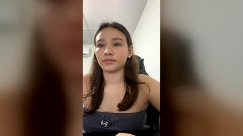 Snapshot of kimty_ chatting on August 2026 07:39:01 PM kimty online show from August 2026 07:39:01 PM