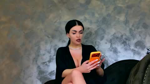 Snapshot of kimwilmes chatting on May 2026 01:06:01 PM Kim Wilmes online show from May 2026 01:06:01 PM