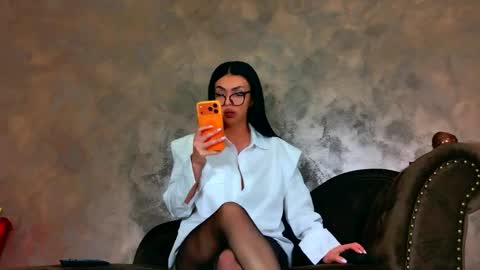 Snapshot of kimwilmes chatting on May 2026 11:37:01 AM Kim Wilmes online show from May 2026 11:37:01 AM
