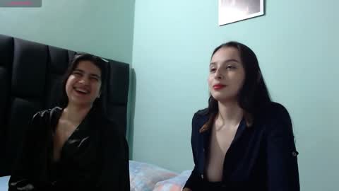 Snapshot of kimzu2830 chatting on October 2025 02:10:01 AM Kim and Zuka online show from October 2025 02:10:01 AM