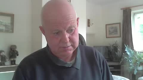 kindahairy4u online show from October 2025 02:30:01 PM