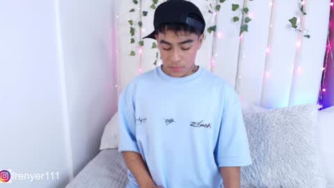 Snapshot of king_azahell chatting on January 2025 03:00:02 AM king help me reach 100 likes online show from January 2025 03:00:02 AM