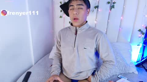 Snapshot of king_azahell chatting on January 2025 03:19:01 AM king help me reach 100 likes online show from January 2025 03:19:01 AM