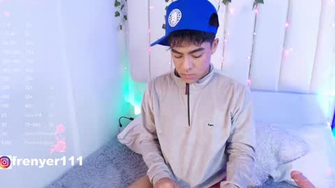 Snapshot of king_azahell chatting on January 2025 08:36:02 PM king help me reach 100 likes online show from January 2025 08:36:02 PM