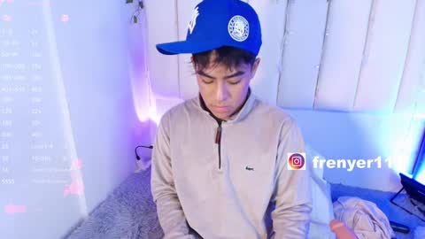 Snapshot of king_azahell chatting on January 2025 11:47:01 PM king help me reach 100 likes online show from January 2025 11:47:01 PM