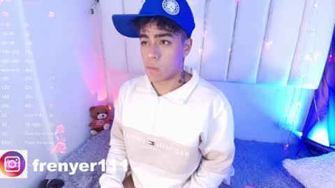 Snapshot of king_azahell chatting on January 2025 05:59:02 AM king help me reach 100 likes online show from January 2025 05:59:02 AM