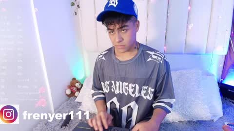 Snapshot of king_azahell chatting on January 2025 03:20:01 AM king help me reach 100 likes online show from January 2025 03:20:01 AM