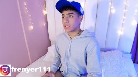 Snapshot of king_azahell chatting on February 2025 05:53:01 AM king help me reach 100 likes online show from February 2025 05:53:01 AM