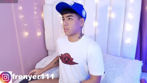 Snapshot of king_azahell chatting on February 2025 02:09:02 AM king help me reach 100 likes online show from February 2025 02:09:02 AM