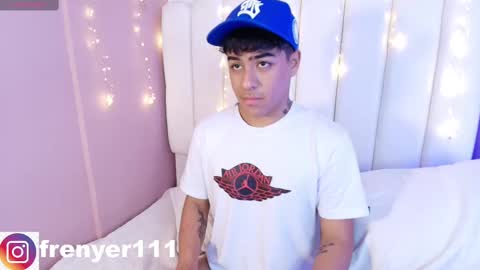 Snapshot of king_azahell chatting on February 2025 05:15:01 AM king help me reach 100 likes online show from February 2025 05:15:01 AM