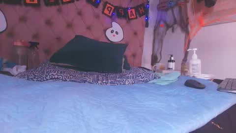 Bella online show from October 2025 03:10:02 AM