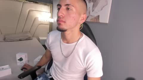 King Dante  online show from December 2024 12:01:01 AM