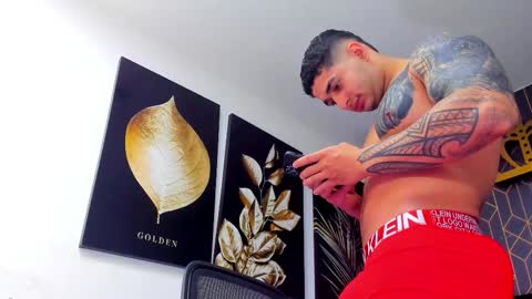 Angel Falconer online show from October 2025 01:04:02 AM