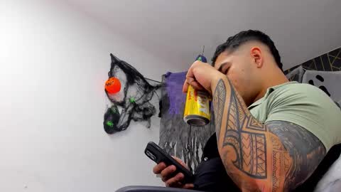 Angel Falconer online show from October 2025 01:28:01 AM