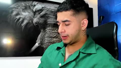 Angel Falconer online show from November 2025 01:27:02 AM