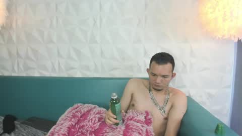Snapshot of king_n_kathe_ chatting on June 2026 02:33:01 PM King Kathe online show from June 2026 02:33:01 PM