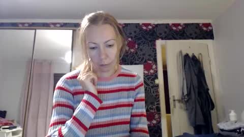 Snapshot of kingandprincess chatting on September 2025 08:00:02 PM sexysexyhotwetpinkredpussy online show from September 2025 08:00:02 PM