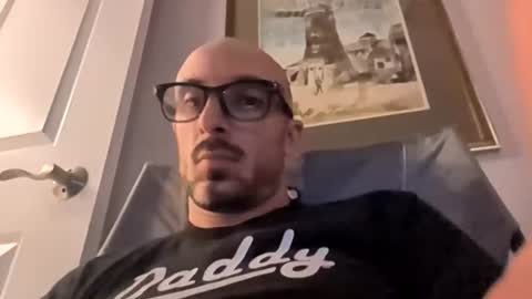 kingdaddysayless online show from August 2026 06:10:01 PM