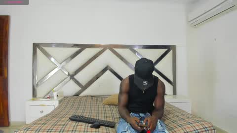 kingmaverickx online show from April 2026 02:33:01 AM