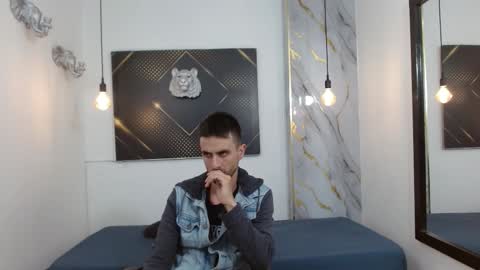 KING  online show from March 2026 02:48:02 AM