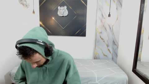 KING  online show from April 2026 03:40:02 AM