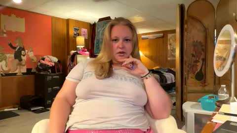 kinkikittiekat online show from May 2026 05:02:02 AM