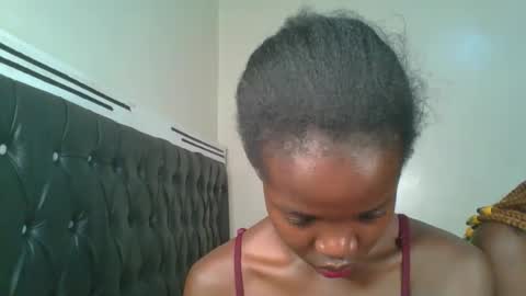 kinky_aria online show from September 2025 02:00:02 AM