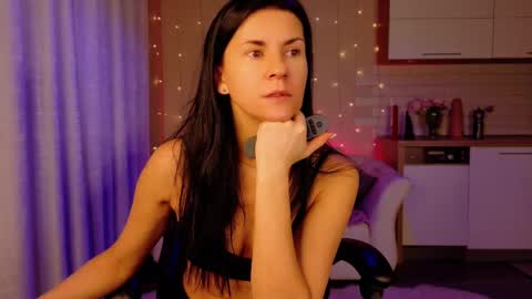 Snapshot of kinky_courtney chatting on February 2025 12:09:01 AM Courtney online show from February 2025 12:09:01 AM