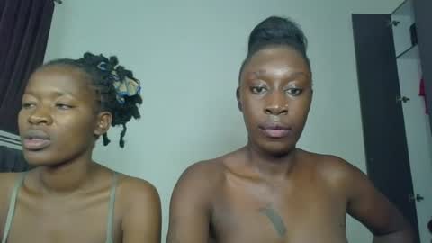 Snapshot of kinky_leila chatting on July 2026 06:15:02 PM kinky_leila online show from July 2026 06:15:02 PM