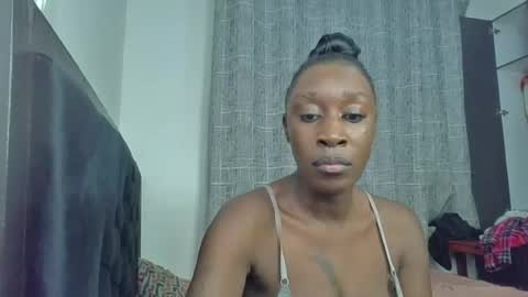 Snapshot of kinky_leila chatting on July 2026 07:07:02 PM kinky_leila online show from July 2026 07:07:02 PM