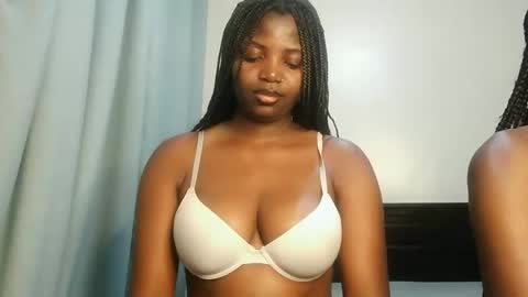 Lola online show from November 2025 12:21:02 AM