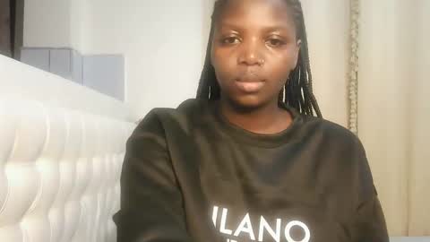 Lola online show from April 2026 11:24:02 PM