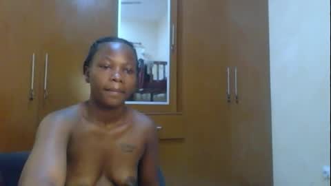 Snapshot of kinky_pixie chatting on September 2025 02:44:01 AM Pixie online show from September 2025 02:44:01 AM