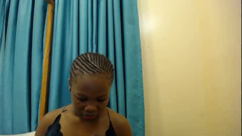 Pixie online show from October 2025 04:50:01 PM