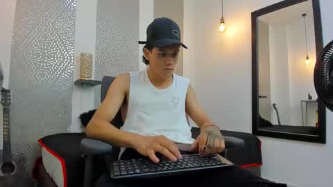 Snapshot of kinky_spice69 chatting on September 2025 07:25:01 PM online show from September 2025 07:25:01 PM