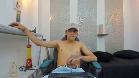 Snapshot of kinky_spice69 chatting on September 2025 07:14:01 PM online show from September 2025 07:14:01 PM