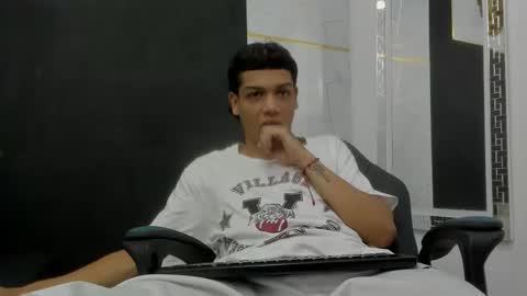 Snapshot of kinky_spice69 chatting on September 2025 01:00:01 PM online show from September 2025 01:00:01 PM