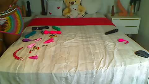KinyBunz online show from June 2026 02:01:01 AM